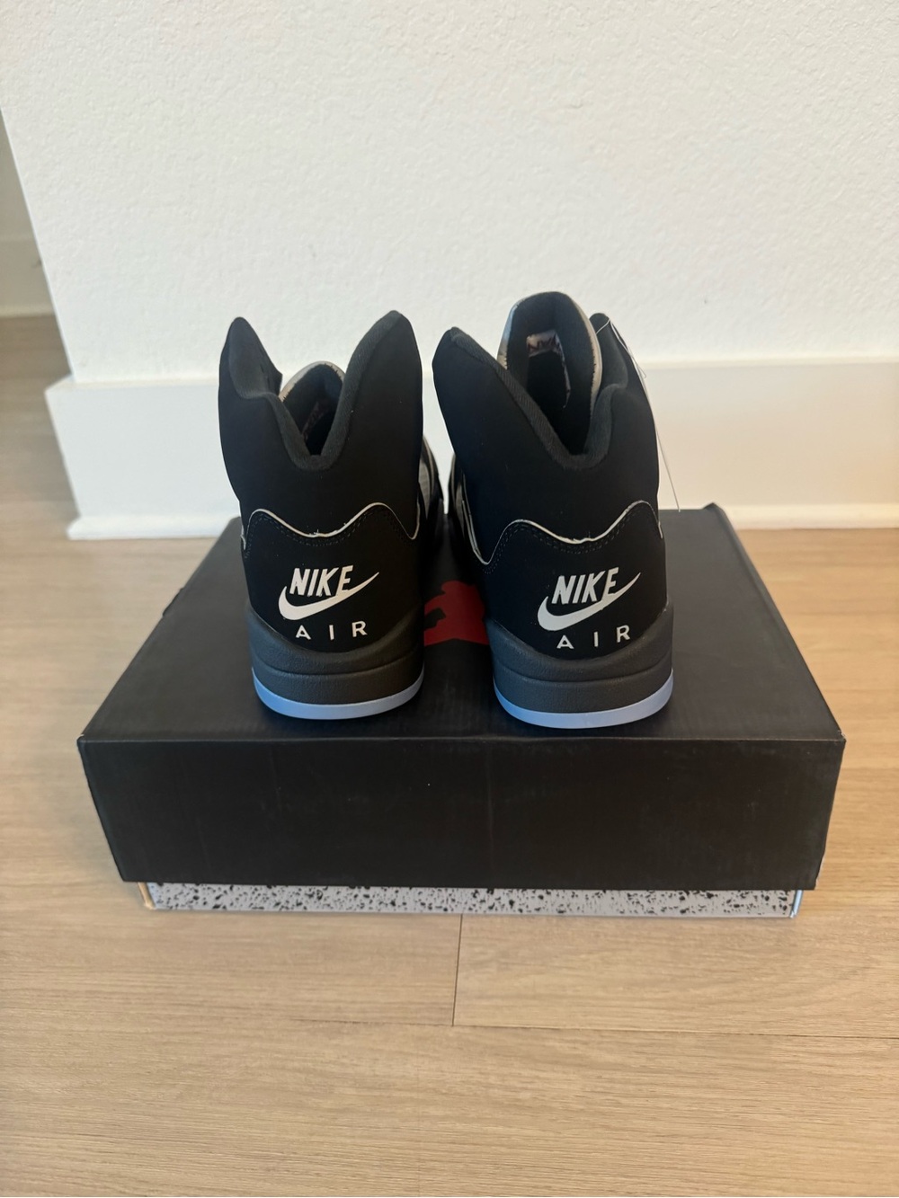 Jordan Retro 5 - Black Metallic Silver - Picture 4 of 4